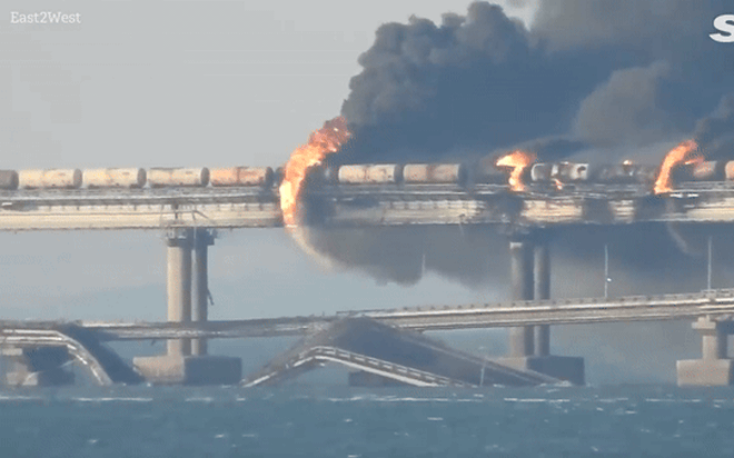 Vụ cháy ở cầu Crimea năm 2022