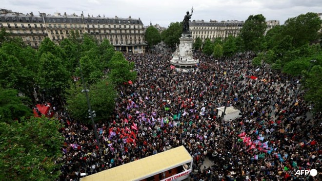 250.000 người trút phẫn nộ, Pháp điều khẩn 2 vạn quân - ông Macron 