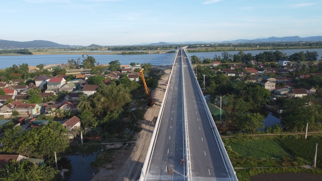 Soi công trình đặc biệt dài nhất trên tuyến cao tốc 146.990 tỷ đồng ở Việt Nam trước ngày đón tin vui - Ảnh 7.