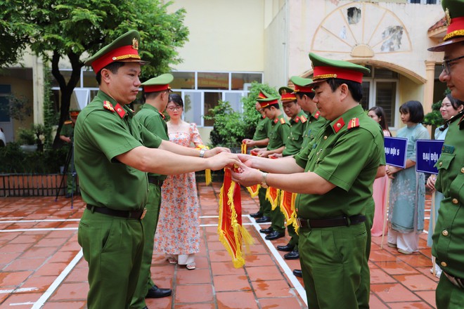 Hàng trăm cảnh sát cơ động tranh tài chào mừng 10 năm ngày thành lập Trung đoàn 31- Ảnh 4.