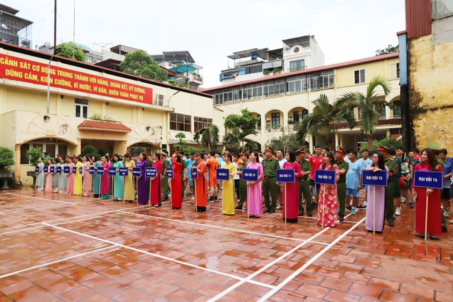 Hàng trăm cảnh sát cơ động tranh tài chào mừng 10 năm ngày thành lập Trung đoàn 31- Ảnh 1.