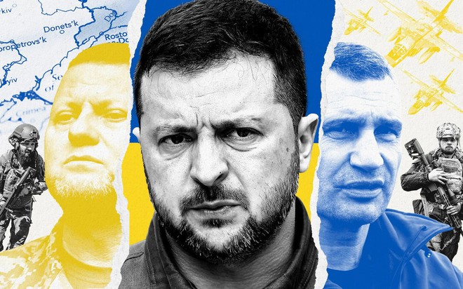 Trong ảnh: Cựu Tổng tư lệnh quân đội Ukraine Valery Zaluzhny, Tổng thống Zelensky và thị trưởng Kiev Vitali Klitschko - người đã cảnh báo ông Zelensky về mối nguy hiểm với Ukraine khi sa thải ông Zaluzhny. Nguồn: Telegraph