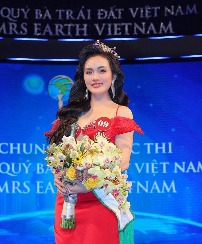 Vũ Thị Hoa đăng quang Mrs Earth Vietnam 2024- Ảnh 3.