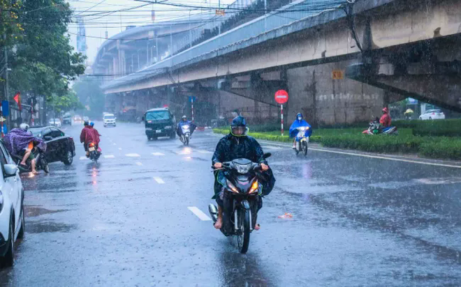 Nhiều nơi trên cả nước hôm nay tiếp tục có mưa rào và dông. (Ảnh: NLĐ)
