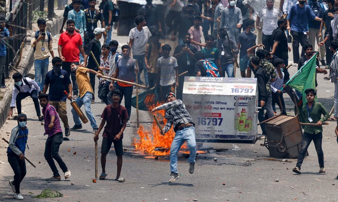 Bạo loạn Bangladesh: Chính phủ lệnh "bắn ngay tại chỗ", quân đội vào cuộc - Súng đã nổ, Nga-Mỹ phản ứng- Ảnh 3.