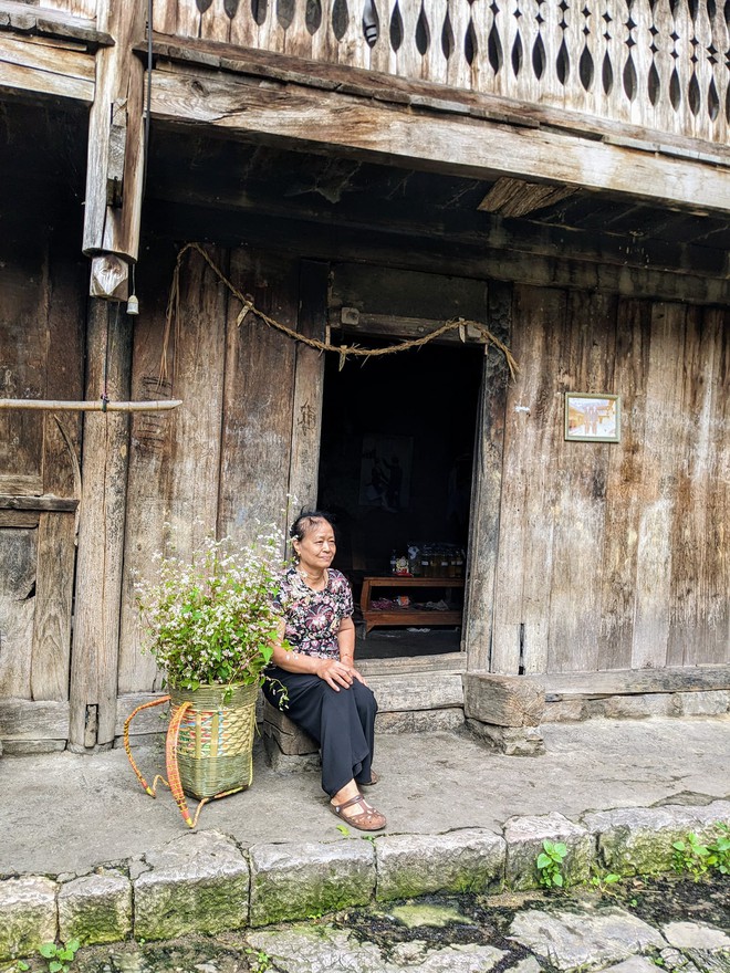 Đang làm việc bỗng nghe một đoạn nhạc, chàng trai vội trở về nhà đưa mẹ U70 đi "phượt"- Ảnh 4.