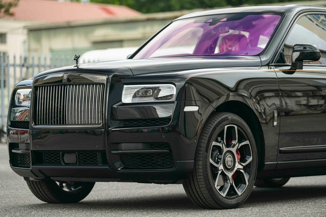 Cận cảnh Rolls-Royce Cullinan Black Badge 2024 vừa về Việt Nam- Ảnh 14.