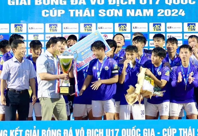 Hạ gục HAGL, U17 Hà Nội FC lần đầu vô địch giải quốc gia- Ảnh 4.