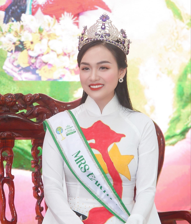 
Hoa hậu Vũ Thị Hoa và các á hậu Mrs Earth Vietnam 2024 đi thiện nguyện sau đăng quang- Ảnh 3.