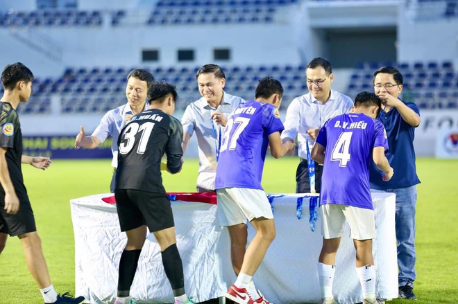 Hạ gục HAGL, U17 Hà Nội FC lần đầu vô địch giải quốc gia- Ảnh 5.