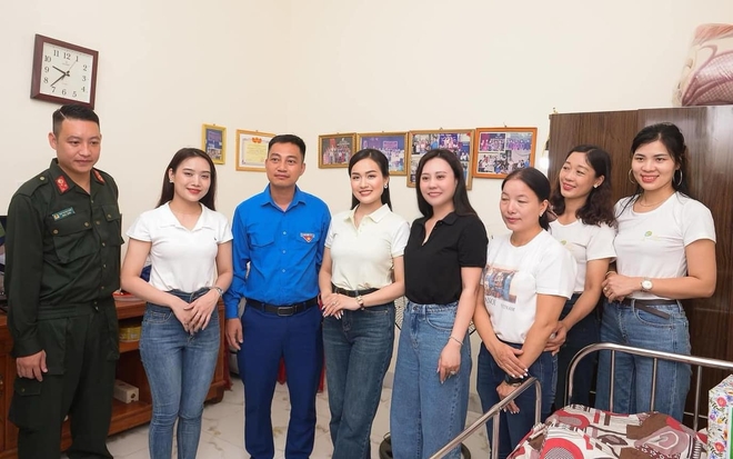 
Hoa hậu Vũ Thị Hoa và các á hậu Mrs Earth Vietnam 2024 đi thiện nguyện sau đăng quang- Ảnh 6.