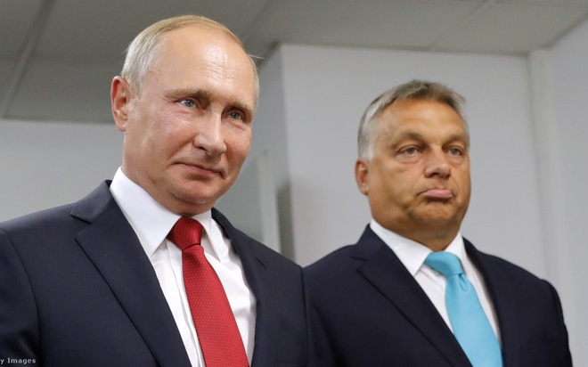 Tổng thống Nga Vladimir Putin (trái) và Thủ tướng Hungary Viktor Orban. Ảnh: Getty