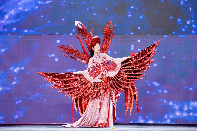 Những thiết kế ấn tượng tại đêm thi Trang phục Văn hóa Dân tộc của Miss Grand Vietnam 2024- Ảnh 7.