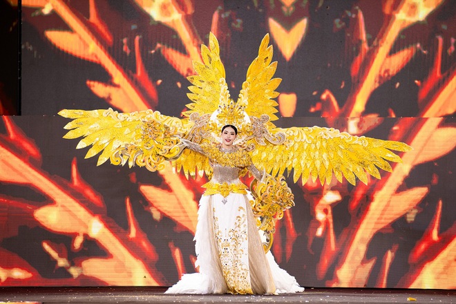 Những thiết kế ấn tượng tại đêm thi Trang phục Văn hóa Dân tộc của Miss Grand Vietnam 2024- Ảnh 16.