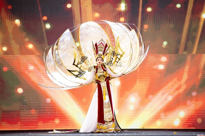 Những thiết kế ấn tượng tại đêm thi Trang phục Văn hóa Dân tộc của Miss Grand Vietnam 2024- Ảnh 22.