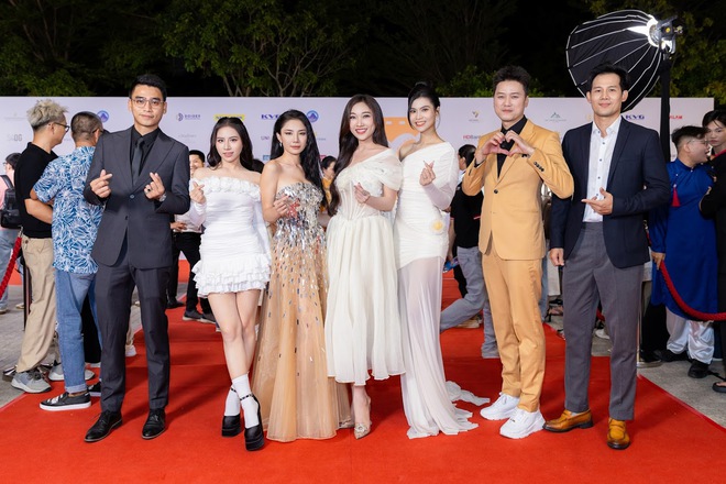 Lật Mặt 7 thắng lớn tại Liên hoan phim Châu Á Đà Nẵng 2024- Ảnh 1. Lật Mặt 7 thắng lớn tại Liên hoan phim Châu Á Đà Nẵng 2024- Ảnh 1.