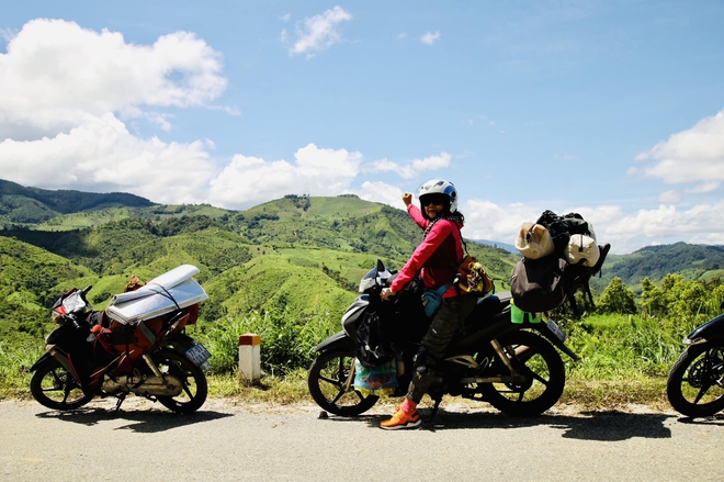 Bà ngoại U70 lái xe máy gần 1000km, quyết đưa cháu đi "phượt" mặc những lời can ngăn- Ảnh 12.