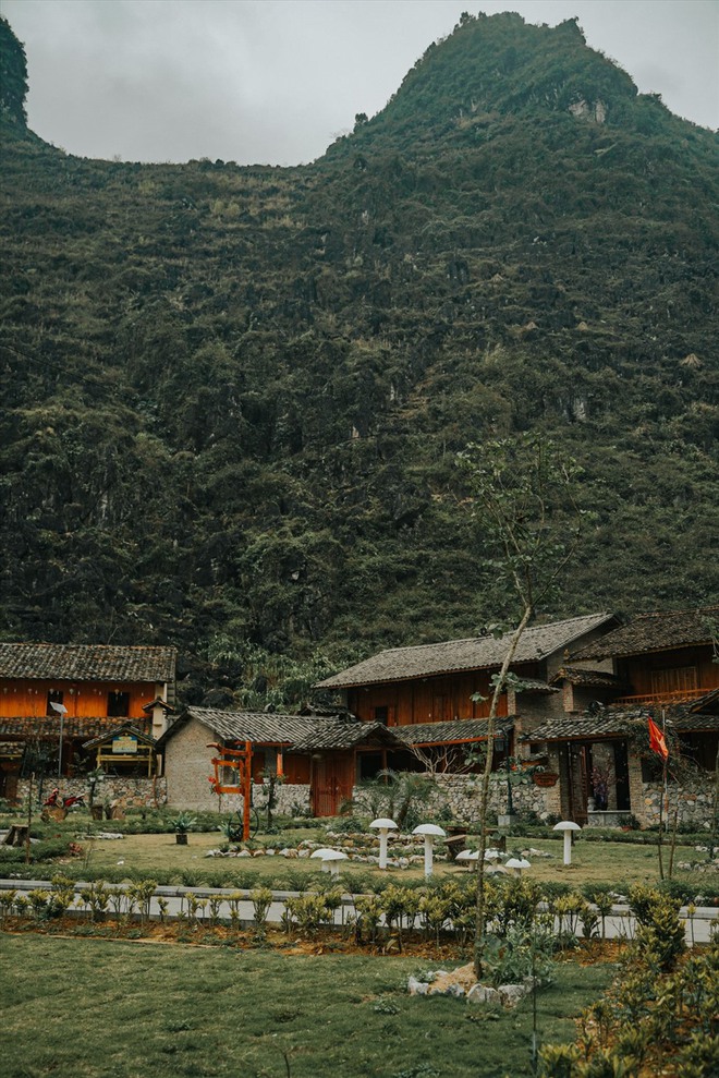 Phát hiện ngôi làng nằm dưới chân đèo, được ví như "bông hoa nơi địa đầu Tổ Quốc", cách thành phố 160km - Ảnh 9.