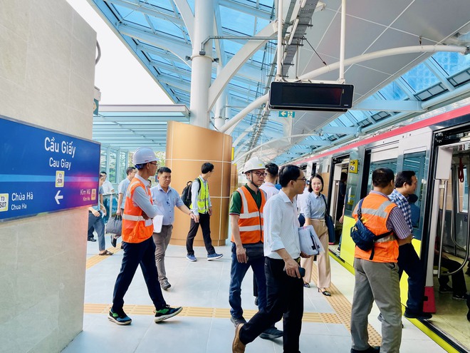 Metro gần 35.000 tỷ đồng ở Hà Nội vượt qua "chốt" cuối cùng nhưng chưa hẹn ngày chở khách - Ảnh 2.