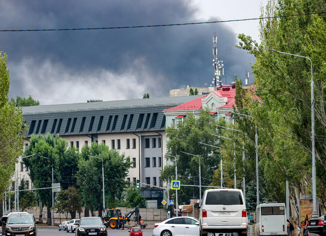 Ukraine "tấn công toàn diện" Lugansk, đã có tên lửa trúng mục tiêu: Nga phản ứng mạnh, khẩn cấp đánh chặn - Ảnh 2.