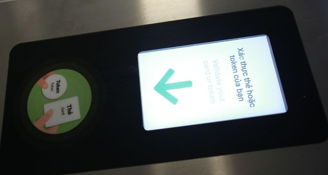 Hình ảnh khó tin ở tuyến metro đắt thứ nhì Việt Nam: Khách chật kín và thích thú vì một điều chưa từng có - Ảnh 9.