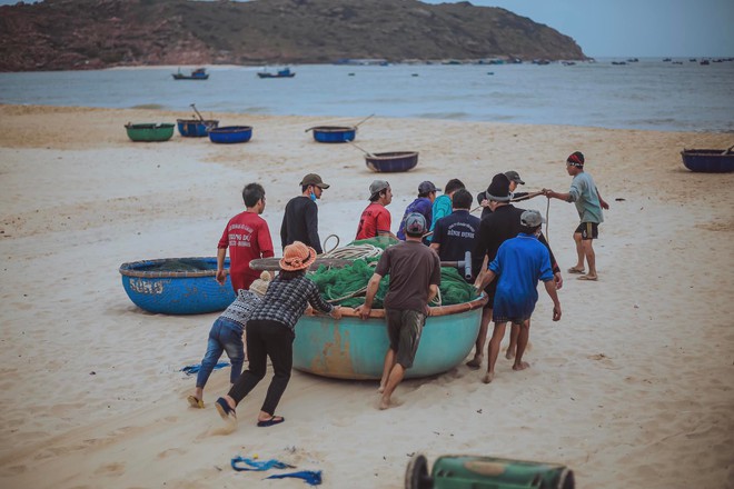 Phát hiện bãi biển đẹp hoang sơ, bình dị gần Quy Nhơn, du khách nhận xét "siêu riêng tư, ít người biết" - Ảnh 12.