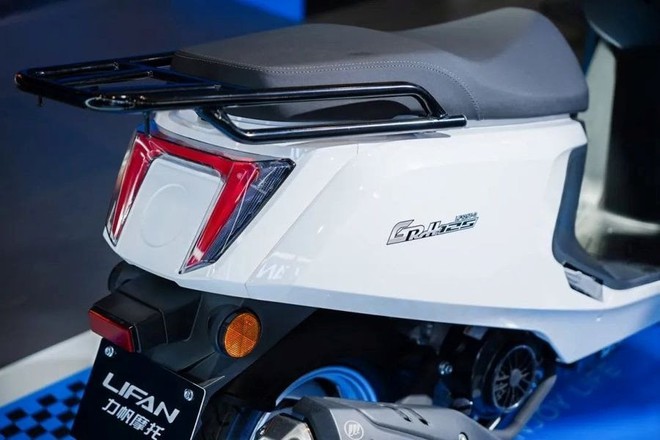 Xe ga 125cc gi&aacute; 19,5 triệu đồng ra mắt: Thiết kế hiện đại, trang bị vượt Vision - Ảnh 3.