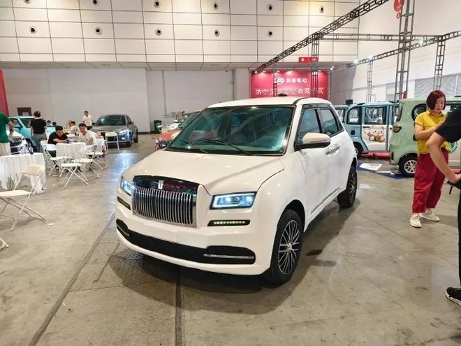 Xe 'siêu sang' giá rẻ bất ngờ: Trung Quốc tung ra loạt xe Rolls-Royce và Maybach phiên bản mini cho người 'sành điệu' nhưng ít tiền! - Ảnh 3.