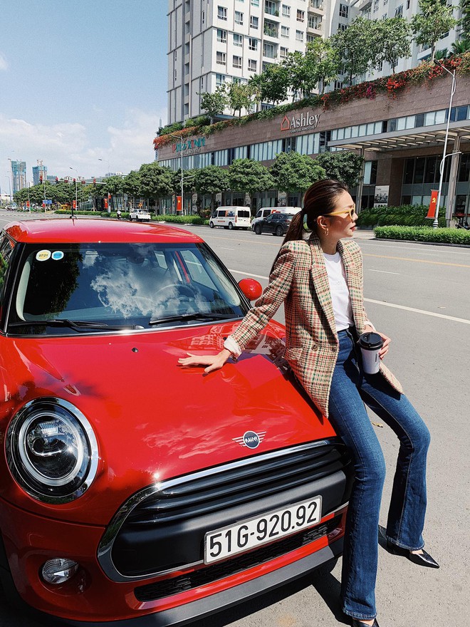 Siêu mẫu Thanh Hằng sắm VinFast VF 9 sau khi 'chơi' toàn xe Đức: Porsche, Mercedes, MINI đều trải nghiệm qua - Ảnh 5.