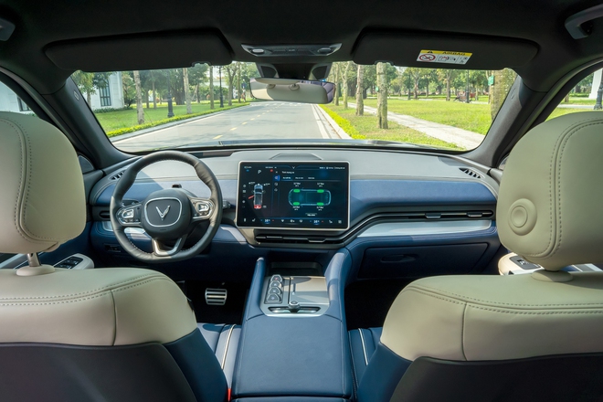 Siêu mẫu Thanh Hằng sắm VinFast VF 9 sau khi 'chơi' toàn xe Đức: Porsche, Mercedes, MINI đều trải nghiệm qua - Ảnh 11.