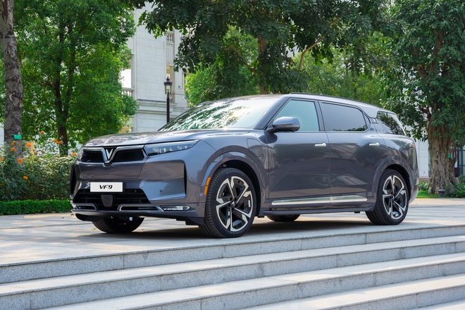 Siêu mẫu Thanh Hằng sắm VinFast VF 9 sau khi 'chơi' toàn xe Đức: Porsche, Mercedes, MINI đều trải nghiệm qua - Ảnh 7.