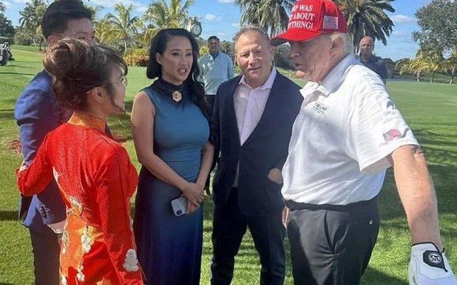 Tỷ phú Nguyễn Thị Phương Thảo gặp Tổng thống Mỹ Donald Trump tại dinh thự Mar-a-Lago.