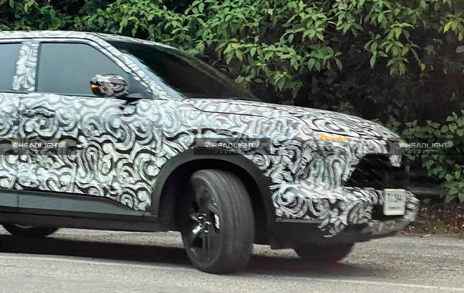 Mitsubishi Xforce 2025 lộ ảnh chạy thử: Động cơ hybrid mới, mâm khí động học, về Việt Nam sẽ làm khó thêm Yaris Cross - Ảnh 3.