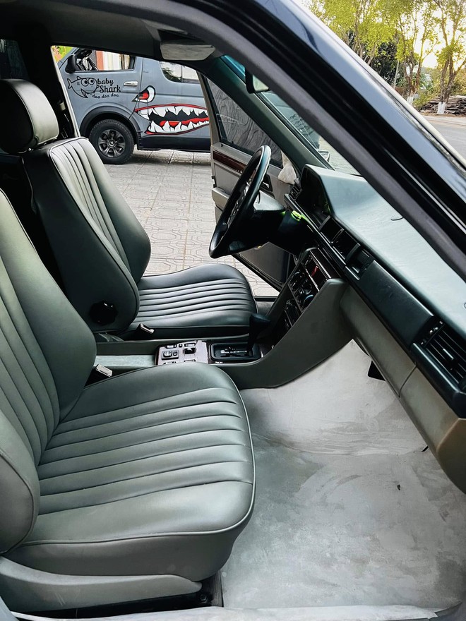 Hồi sinh Mercedes-Benz E-Class 1993, thợ Việt chia sẻ: ‘Mua chỉ 100 triệu, thêm 300 triệu độ xe nhưng tiền công chiếm hơn nửa’ - Ảnh 13.