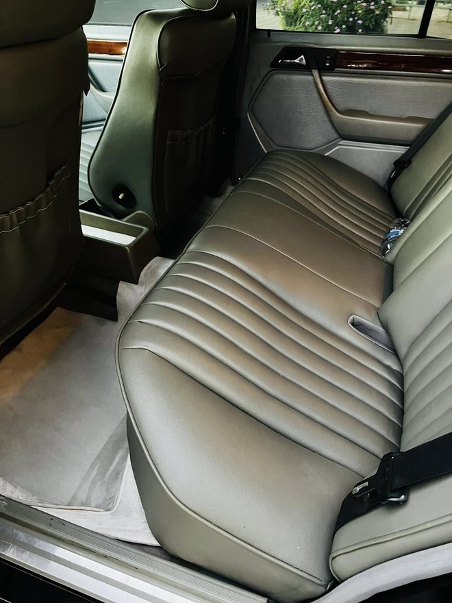 Hồi sinh Mercedes-Benz E-Class 1993, thợ Việt chia sẻ: ‘Mua chỉ 100 triệu, thêm 300 triệu độ xe nhưng tiền công chiếm hơn nửa’ - Ảnh 15.