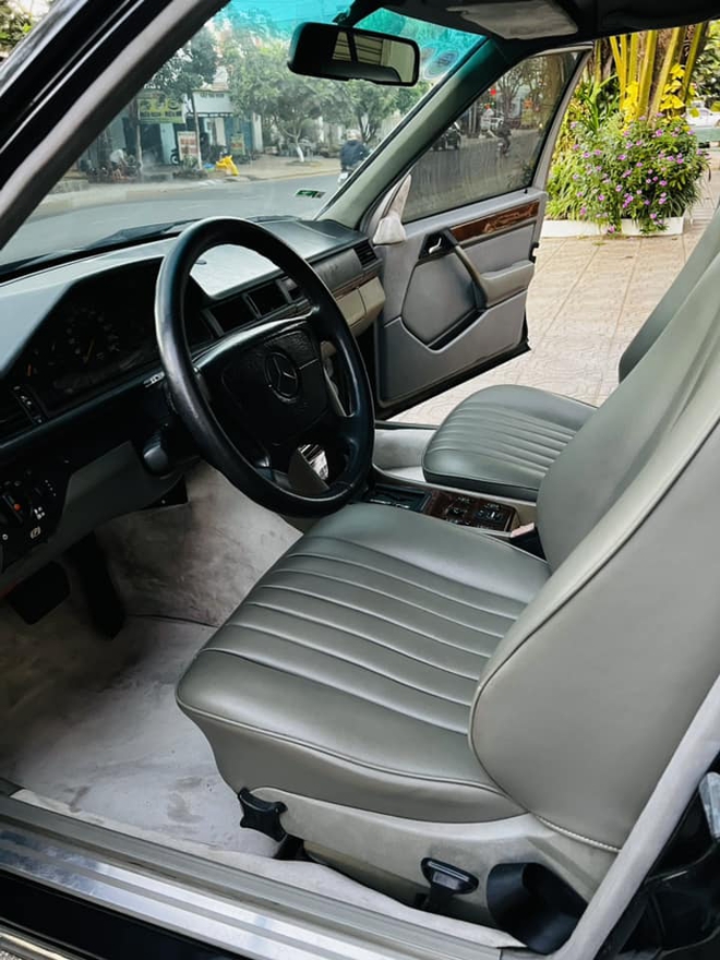 Hồi sinh Mercedes-Benz E-Class 1993, thợ Việt chia sẻ: ‘Mua chỉ 100 triệu, thêm 300 triệu độ xe nhưng tiền công chiếm hơn nửa’ - Ảnh 11.