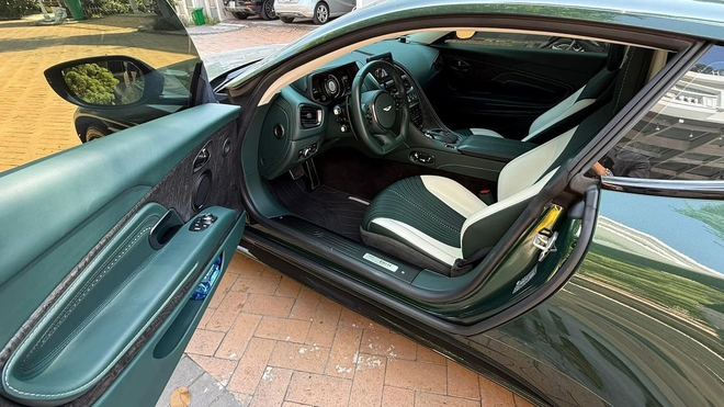 Rao Aston Martin DB11 gần như mới tinh, người bán chia sẻ: ‘Lăn bánh 19 tỷ giờ bán lại còn hơn 13 tỷ’ - Ảnh 5.