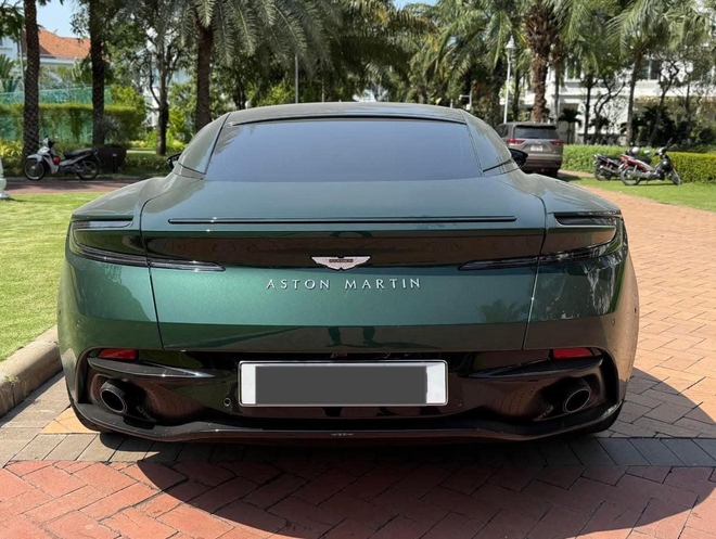 Rao Aston Martin DB11 gần như mới tinh, người bán chia sẻ: ‘Lăn bánh 19 tỷ giờ bán lại còn hơn 13 tỷ’ - Ảnh 3.