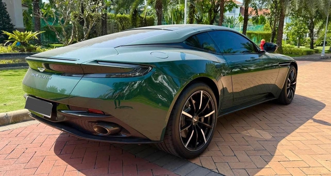 Rao Aston Martin DB11 gần như mới tinh, người bán chia sẻ: ‘Lăn bánh 19 tỷ giờ bán lại còn hơn 13 tỷ’ - Ảnh 9.