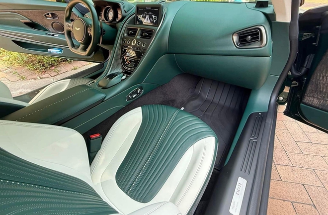Rao Aston Martin DB11 gần như mới tinh, người bán chia sẻ: ‘Lăn bánh 19 tỷ giờ bán lại còn hơn 13 tỷ’ - Ảnh 7.