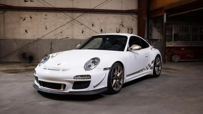 Porsche 997 GT3 RS sau 14 năm sử dụng vẫn được rao bán hơn 200.000 USD - Ảnh 1.