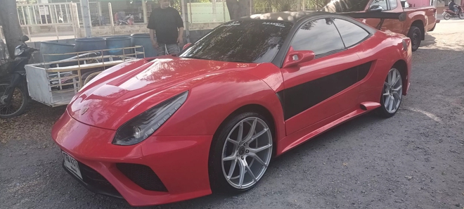 Chiếc ‘Ferrari bản Shopee’ trông rất dị này có giá quy đổi 170 triệu đồng, dùng lõi Toyota - Ảnh 4.