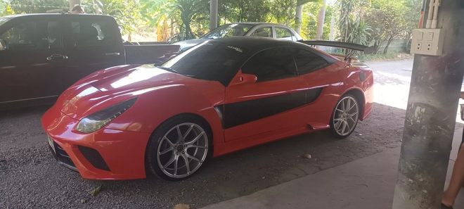 Chiếc ‘Ferrari bản Shopee’ trông rất dị này có giá quy đổi 170 triệu đồng, dùng lõi Toyota - Ảnh 3.