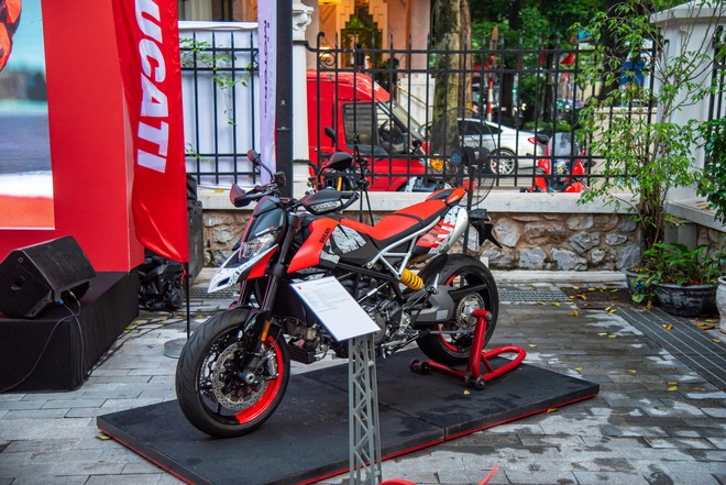 Ducati đổi nhà phân phối tại Việt Nam: Giá xe có thể rẻ hơn tới trăm triệu, khởi điểm từ 359 triệu đồng, bảo hành không giới hạn km- Ảnh 3. Ducati đổi nhà phân phối tại Việt Nam: Giá xe có thể rẻ hơn tới trăm triệu, khởi điểm từ 359 triệu đồng, bảo hành không giới hạn km- Ảnh 3.