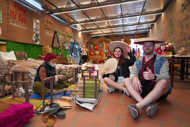 Khách Tây trầm trồ trước ngôi làng ở Hà Nội, nhận xét: "Tôi đi 9200km chỉ để chụp những bức ảnh thế này!"- Ảnh 12. Khách Tây trầm trồ trước ngôi làng ở Hà Nội, nhận xét: "Tôi đi 9200km chỉ để chụp những bức ảnh thế này!"- Ảnh 12.