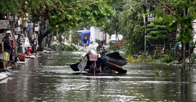 Cảnh tượng mưa ngập ở Thượng Hải khiến nhiều người giật mình, nhận xét: "Thật sự không tin nổi"- Ảnh 5. Cảnh tượng mưa ngập ở Thượng Hải khiến nhiều người giật mình, nhận xét: "Thật sự không tin nổi"- Ảnh 5.