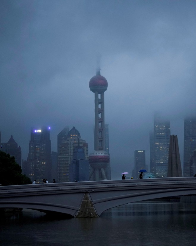 Cảnh tượng mưa ngập ở Thượng Hải khiến nhiều người giật mình, nhận xét: "Thật sự không tin nổi"- Ảnh 3. Cảnh tượng mưa ngập ở Thượng Hải khiến nhiều người giật mình, nhận xét: "Thật sự không tin nổi"- Ảnh 3.