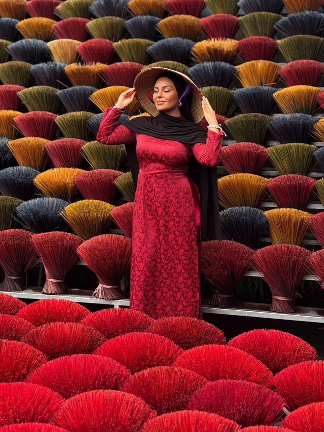 Khách Tây trầm trồ trước ngôi làng ở Hà Nội, nhận xét: "Tôi đi 9200km chỉ để chụp những bức ảnh thế này!"- Ảnh 3. Khách Tây trầm trồ trước ngôi làng ở Hà Nội, nhận xét: "Tôi đi 9200km chỉ để chụp những bức ảnh thế này!"- Ảnh 3.