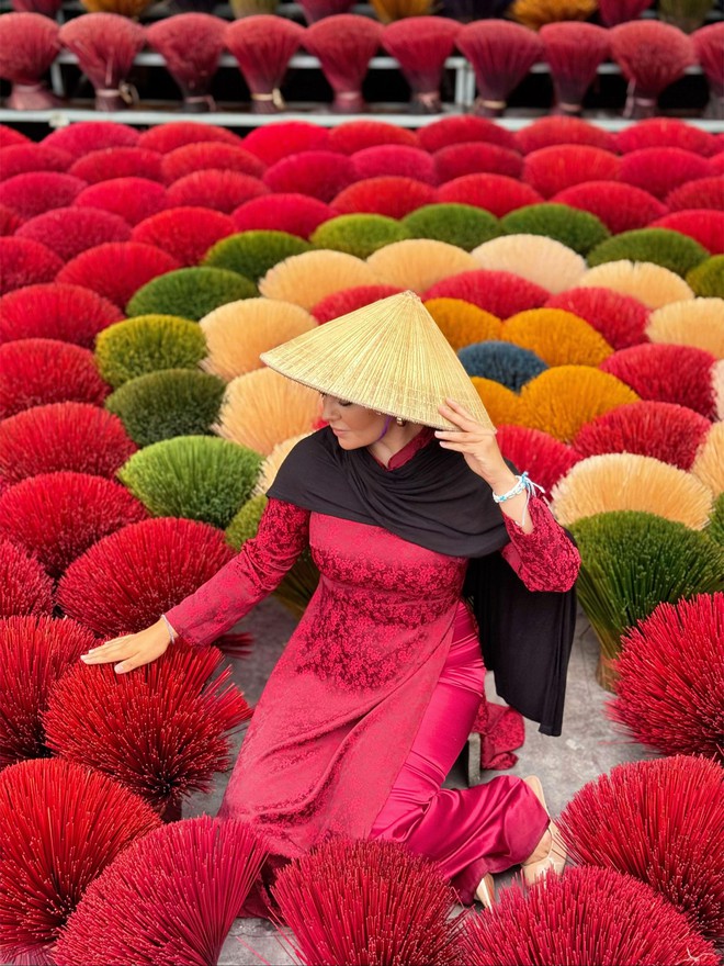 Khách Tây trầm trồ trước ngôi làng ở Hà Nội, nhận xét: "Tôi đi 9200km chỉ để chụp những bức ảnh thế này!"- Ảnh 2. Khách Tây trầm trồ trước ngôi làng ở Hà Nội, nhận xét: "Tôi đi 9200km chỉ để chụp những bức ảnh thế này!"- Ảnh 2.