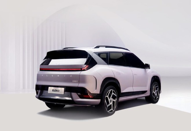 Hyundai Elexio EO ra mắt: Xe 5 chỗ mới d&agrave;i ngang Tucson, m&agrave;n h&igrave;nh 27 inch, đi hơn 700km/sạc- Ảnh 6.